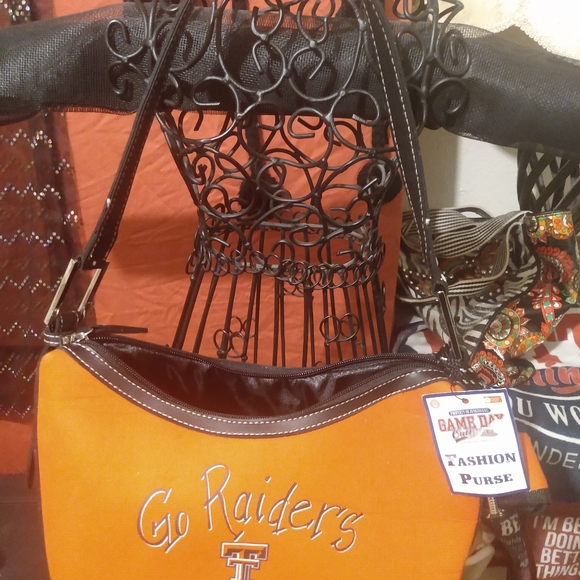 Texas Tech red raiders NWT ladies purse. - Picture 5 of 7